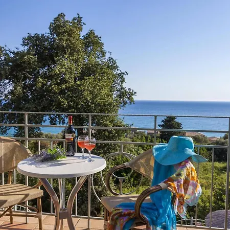 فيلة Andrea By *